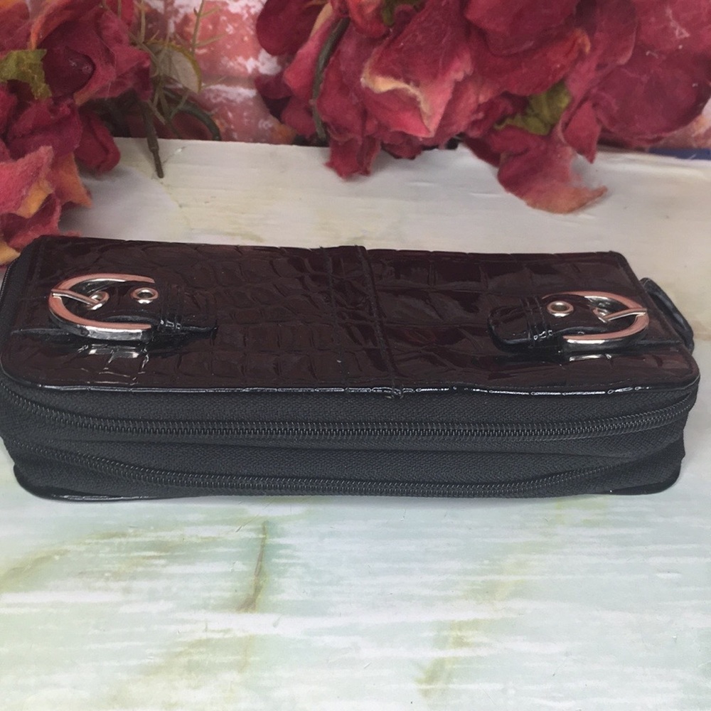 Black Crocodile-Embossed Faux Patent Leather Zippered Wallet - Picture 5 of 9